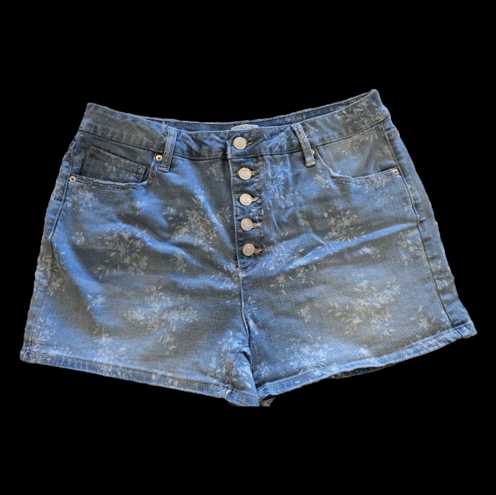 Time and Tru Blue Jean Shorts With Flower Detail Size 14